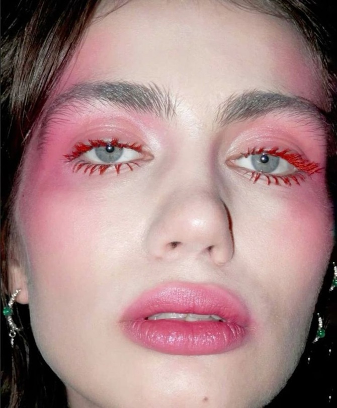 Blush Shades That Instantly Age Your Face: Avoid Them After 40 1