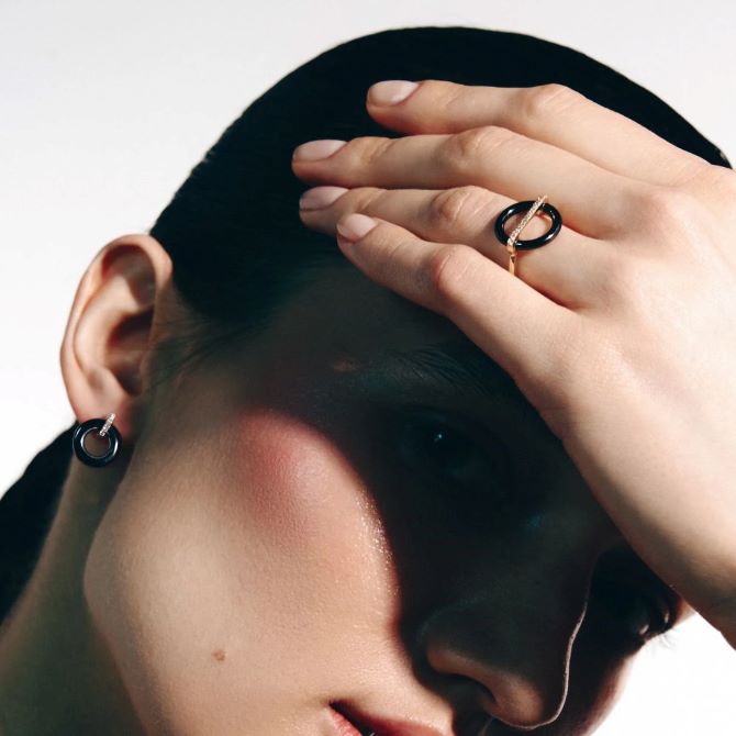 Керамічна каблучка: новий тренд серед світових та українських зірок 2