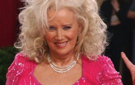 Умерла актриса Салли Киркленд, звезда фильма «Брюс всемогущий»