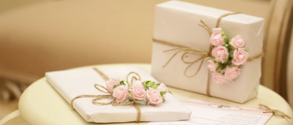 Що подарувати на весілля або річницю: ідеї зі змістом