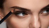 4 ошибки в макияже бровей, которые добавляют вам возраст