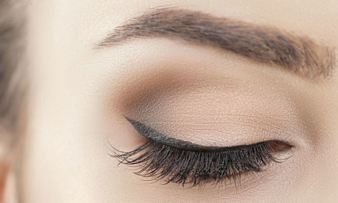 4 Fehler beim Augenbrauen-Make-up, die dich älter wirken lassen 1