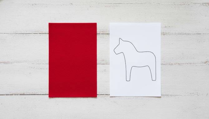 Символ 2026 года своими руками: новогодняя поделка лошадка из фетра 5