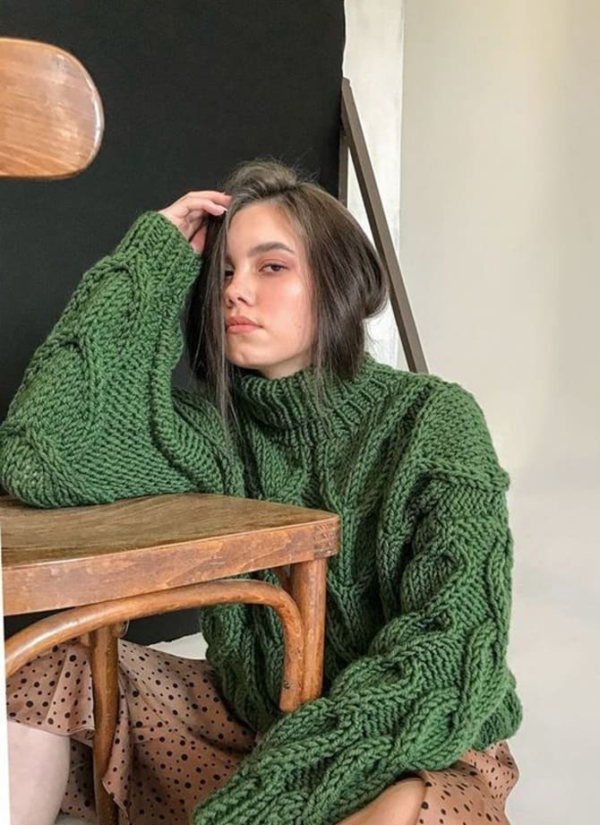 5 Fashionable Turtleneck Sweaters for the Cold Season 7