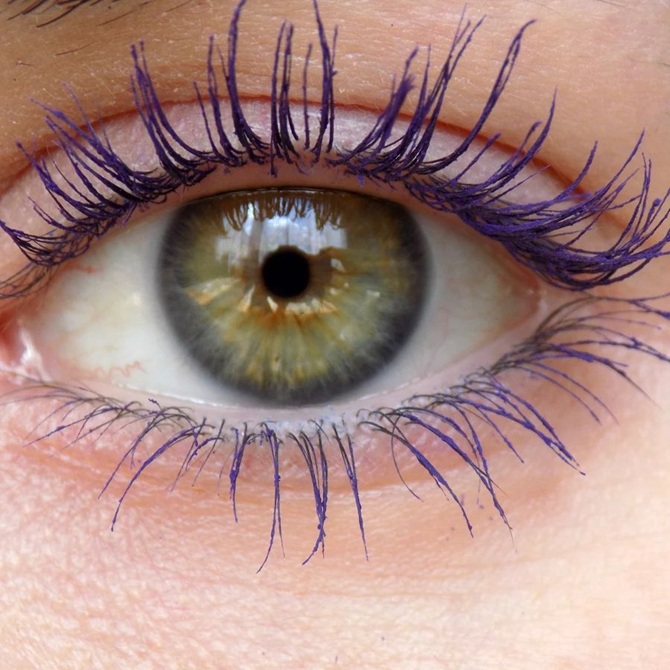 5 Trendige Mascara-Farben für Winter 2025/26 1