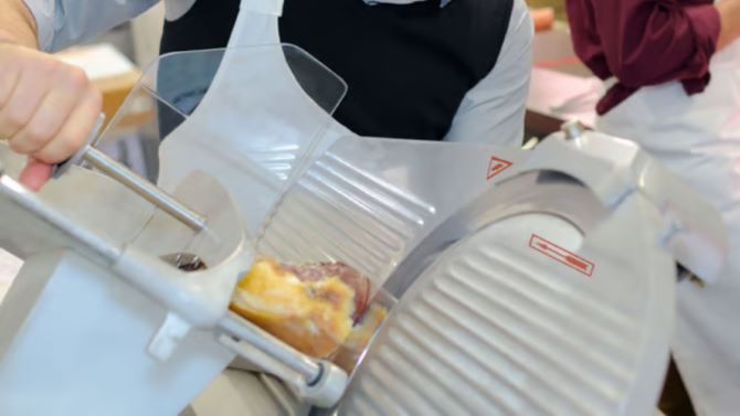 5 ошибок, из-за которых слайсер тупится и «тянет» продукты 2