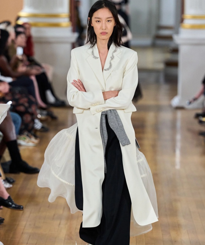 Cloud Dancer – как носить главный цвет 2026 года? 11