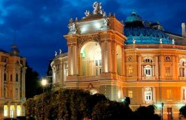 Оперный театр - шедевр архитектуры города Одесса