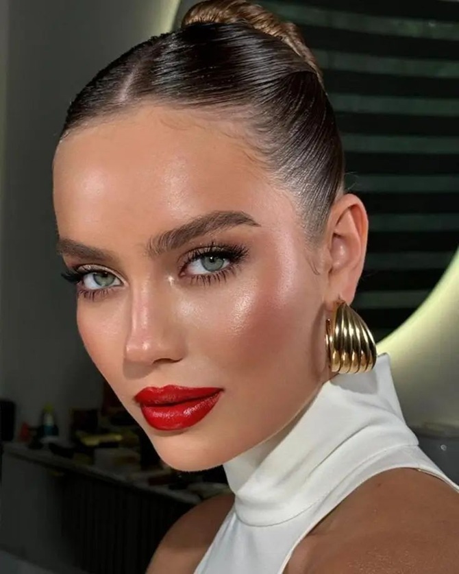 Самый быстрый макияж на Новый год 2026: 5 лучших идей 1