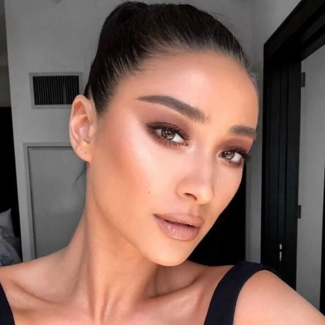 Монохромный макияж: практичные и элегантные образы 8