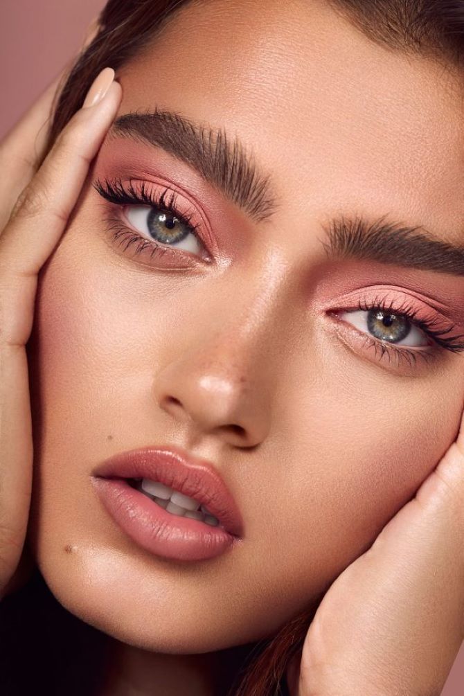 Монохромный макияж: практичные и элегантные образы 10