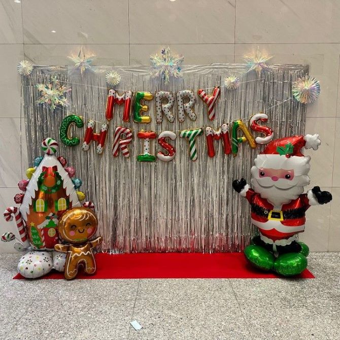 DIY New Year’s Photo Booth: TOP 8 Ideas for 2026 35