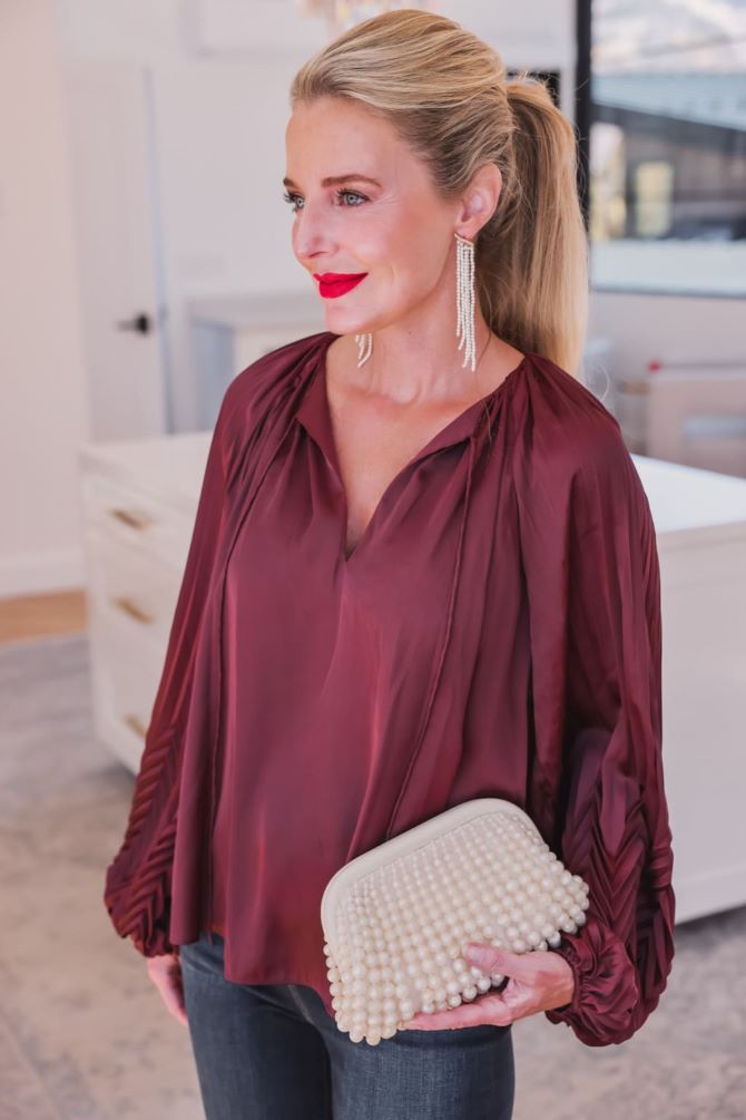 Стильные наряды на Новый год и Рождество для женщин старше 40 лет 14