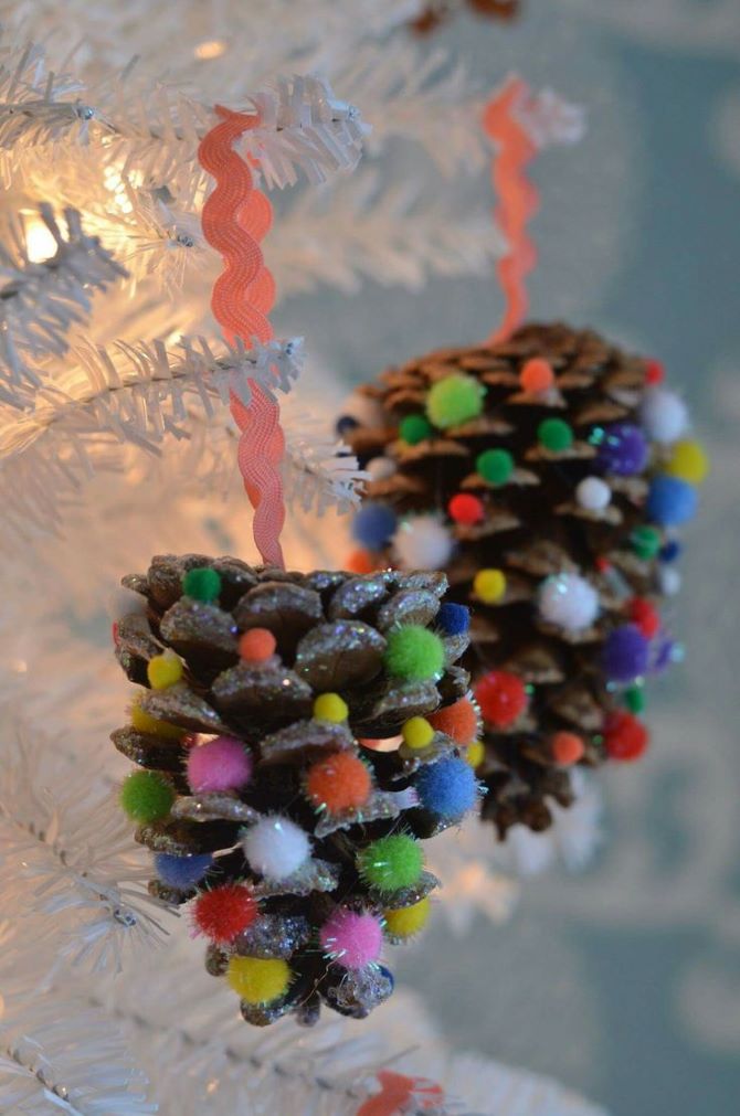 Новогодние поделки из шишек: красивые идеи декора своими руками 5