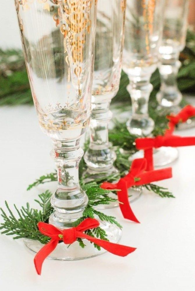 Декор новорічного столу 2026: як створити атмосферу свята на рік Коня 20