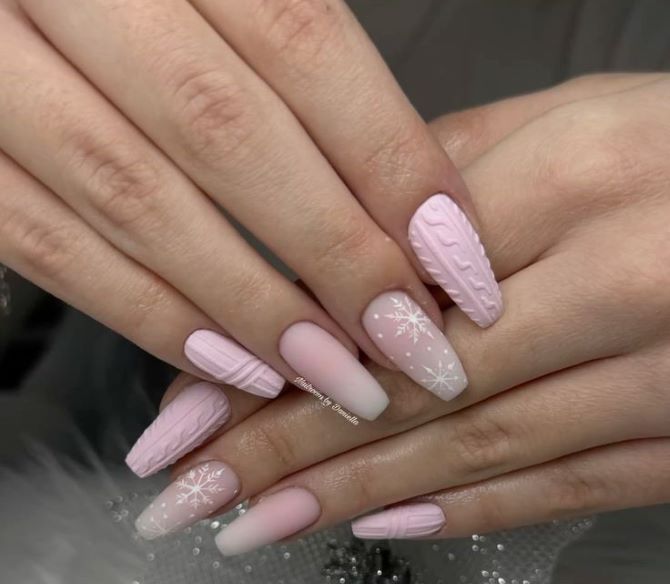 Sweater nails: идеи вязаного маникюра 2026 28