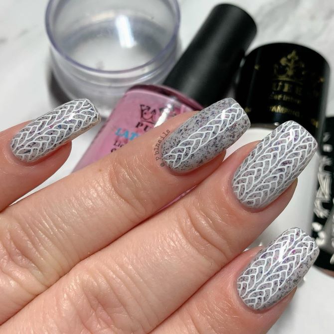 Sweater nails: идеи вязаного маникюра 2026 23