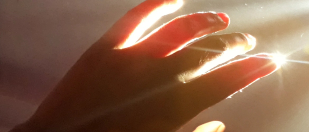 Humans emit light while alive – scientists make a unique discovery