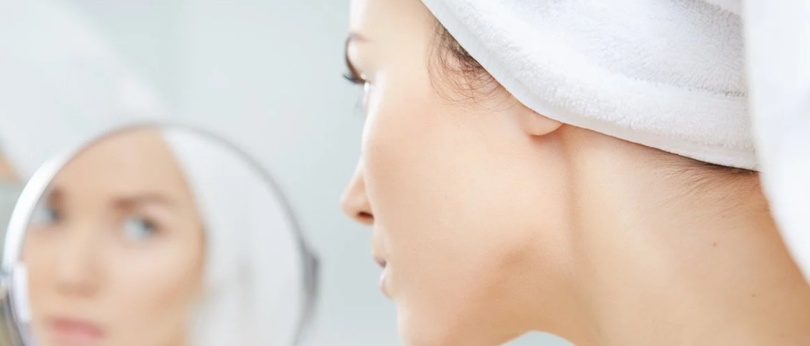 Почему лицо шелушится: 5 критических ошибок в зимнем уходе