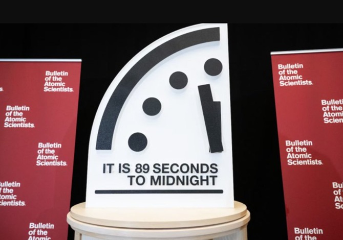 85 seconds to go: Scientists update the Doomsday Clock 1