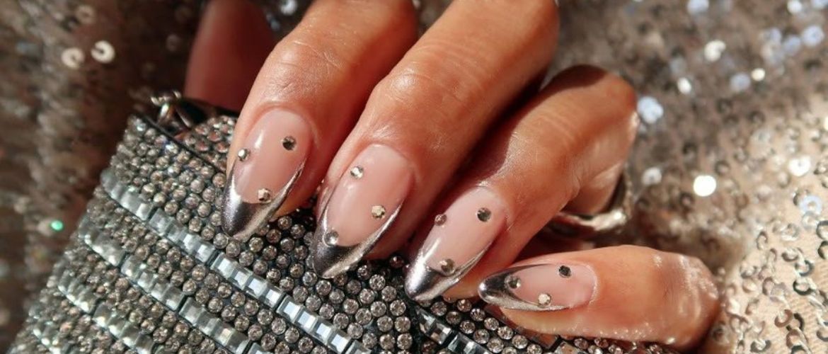 Модные идеи зимнего маникюра, которые подойдут для любого образа