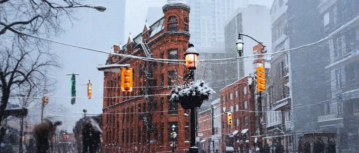 Який розмір податків сплачує корпорація у Канаді?