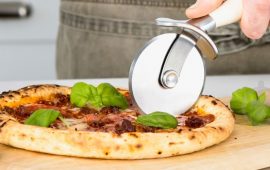 Нож для пиццы как практичный инструмент для кухни и профессиональных заведений