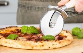 Нож для пиццы как практичный инструмент для кухни и профессиональных заведений
