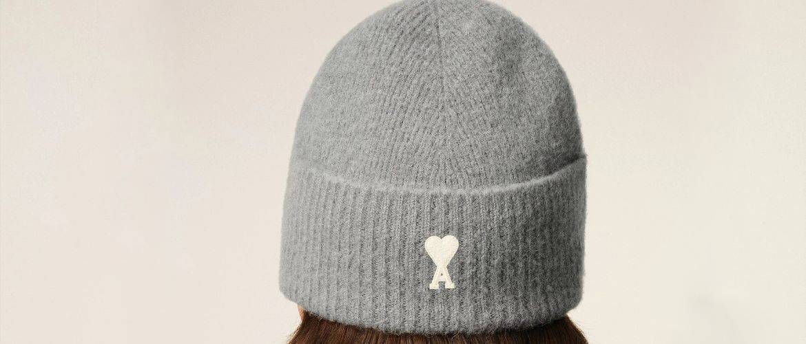 Чоловічі шапки AMI PARIS: Чому цей аксесуар став культовим у сучасному гардеробі