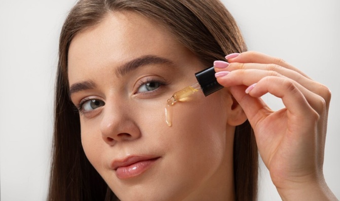 Warum Gesichtsseren nicht wirken: 3 häufige Hautpflegefehler 3