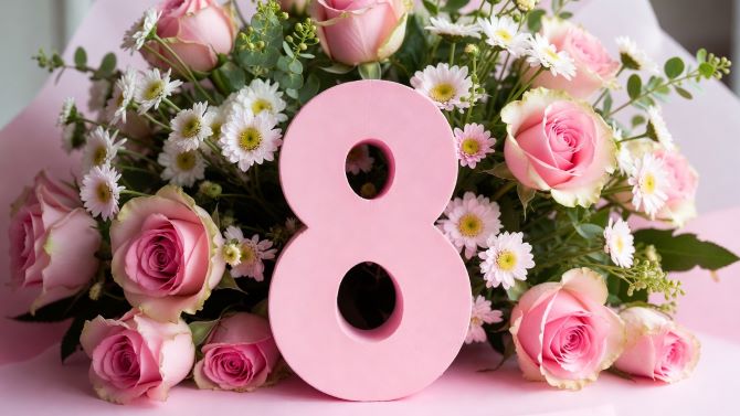 Warm March 8th greetings in prose: for mom, wife, friend 1