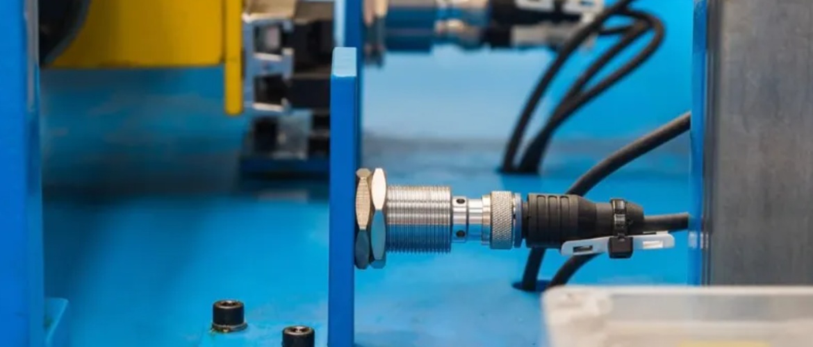 Бесконтактные датчики положения: сравнение индуктивных, емкостных и оптических моделей