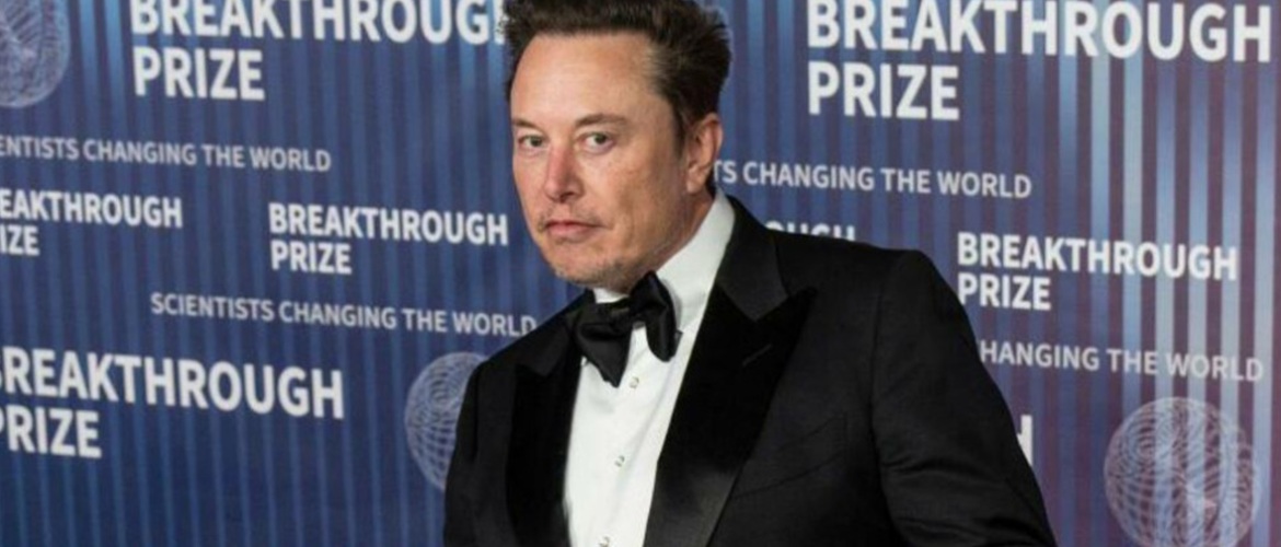 Ілон Маск відклав освоєння Марса заради польоту на Місяць