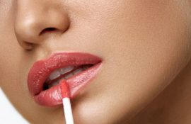 Красить губы помадой уже не модно: чем ее заменить в 2026 году