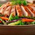 Хрустящий салат с курицей и овощами: простой рецепт на каждый день