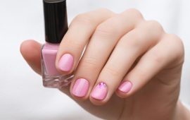 Как быстро высушить лак для ногтей: 7 лайфхаков