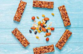 Перекусы, которые мешают похудению: скрытый сахар в «полезных» продуктах