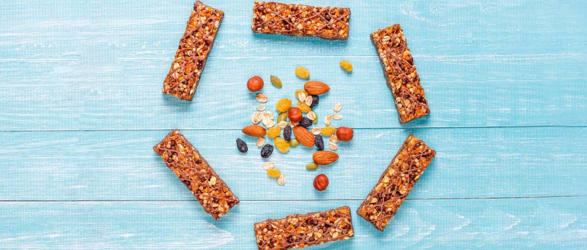 Перекусы, которые мешают похудению: скрытый сахар в «полезных» продуктах