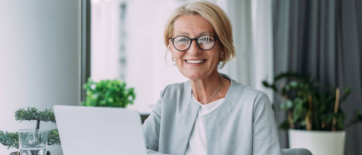 Какие аксессуары старят женщину: 5 главных ошибок в образе