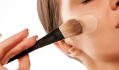 Чому тональний крем старить: головні помилки макіяжу