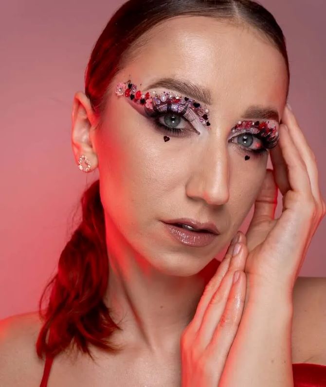 Макияж на День святого Валентина: смелые образы для свидания и фотосессии 16