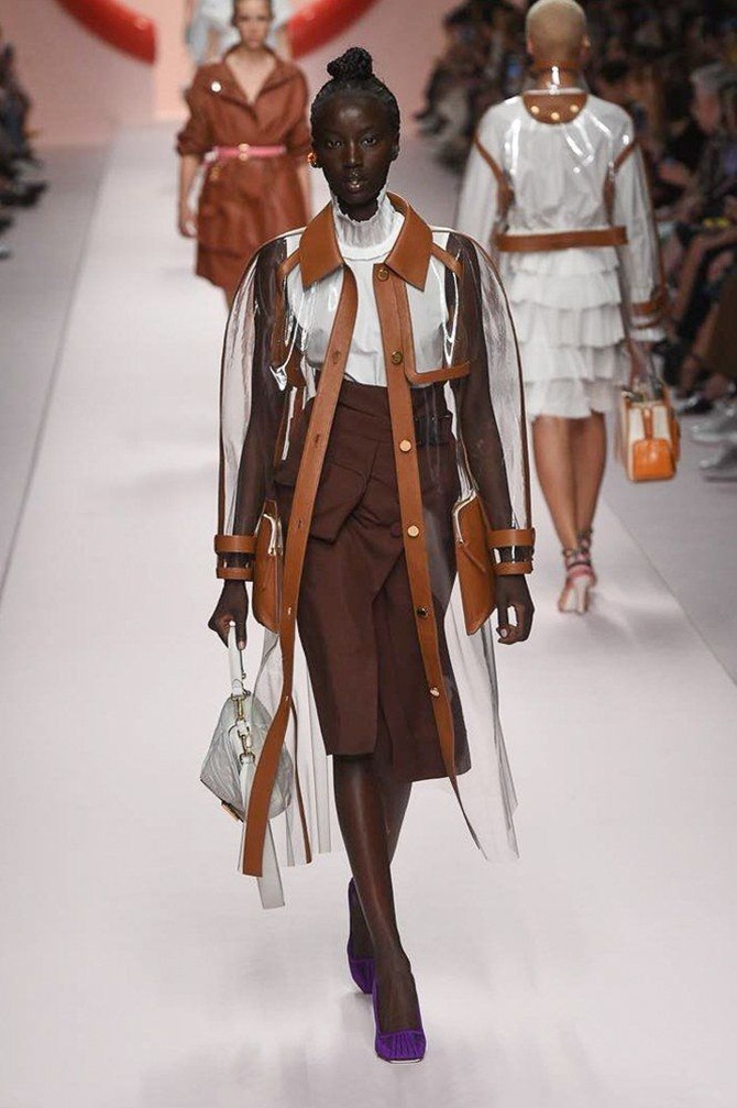 Modische Trenchcoats für Frühling 2026: So gelingt der perfekte Look 15