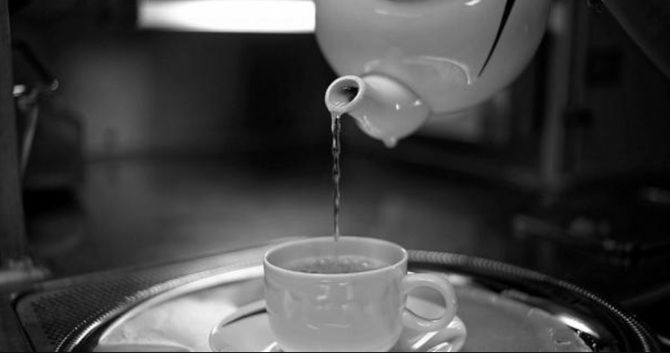 Why You Should Drink Hot Water Every Day: 5 Health and Beauty Benefits 1