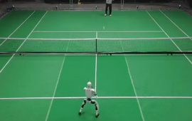 В Китае робот-гуманоид научился играть в теннис