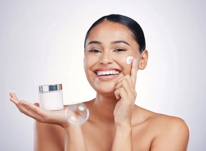 6 бьюти-средств, на которых женщинам не стоит экономить 2