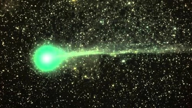 A comet that can travel backward in time has been discovered 1