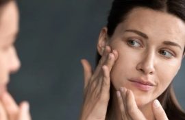 5 признаков усталости, которые можно увидеть на коже