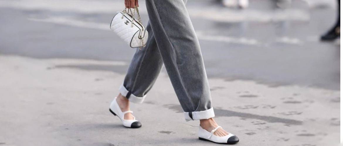 С какой обувью носить джинсы весной 2026: топ-4 пары