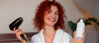 Як доглядати за фарбованим волоссям і зберегти яскравий колір