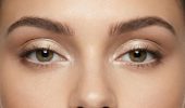 Как визуально увеличить глаза с помощью макияжа
